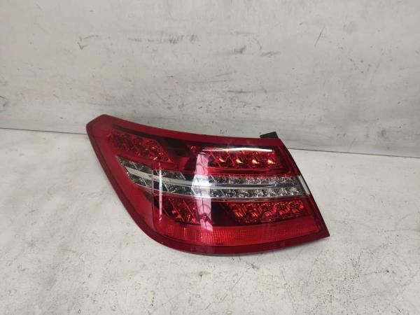 FEU ARRIERE GAUCHE MERCEDES E CLASSE COUPE C207 2009-04/2013 - Vue 1